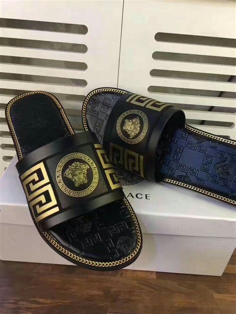 Sandalias de Versace para hombre .